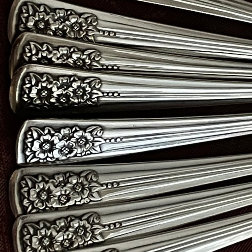 Silver Belle 8 Iced Tea Spoons…Silverplate